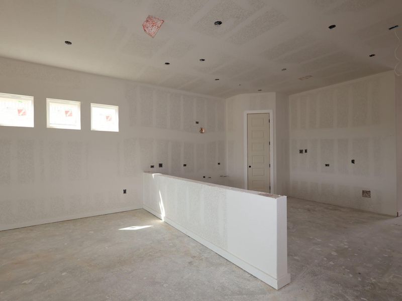 Spacious, unfurnished interior of a new home in Barksdale, Leander (Image 32).
