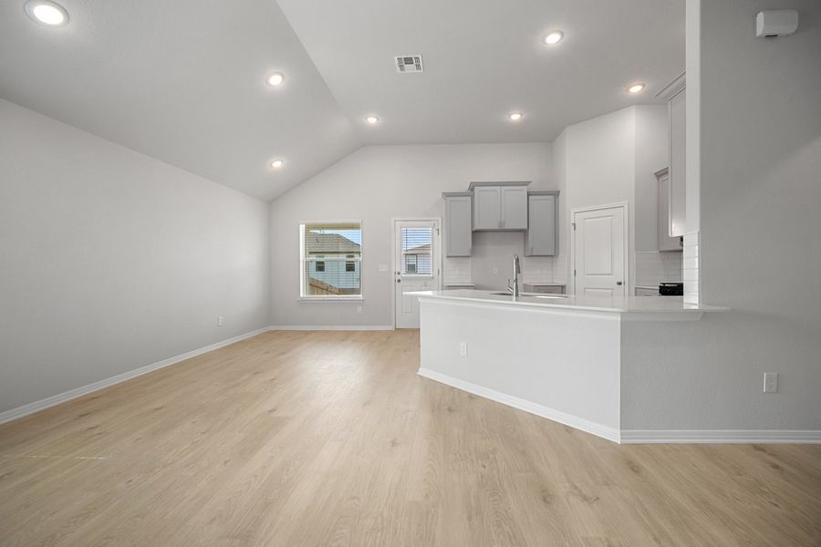 Furnished interior view inside a new home in Porter Country, Kyle (Image 7).