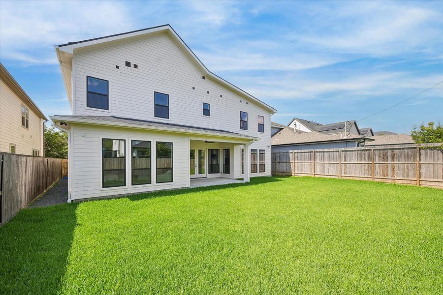 Exterior details and patio area of a home in , Houston (Image 28).