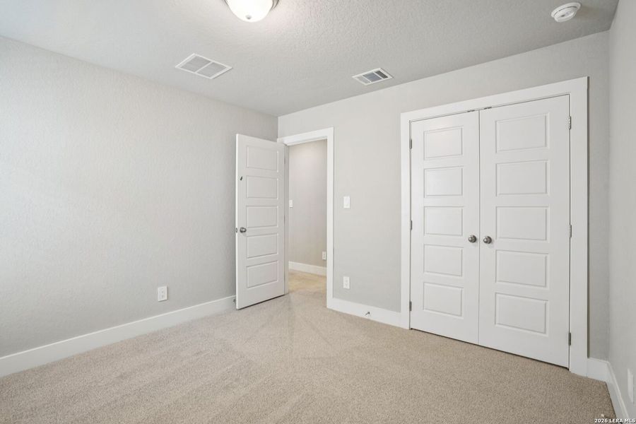 Spacious, unfurnished interior of a new home in Lark Canyon, New Braunfels (Image 40).