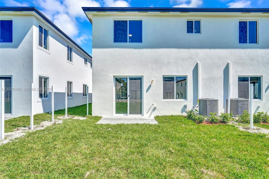 Exterior details and patio area of a home in , Miami (Image 33).