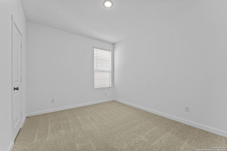 Spacious, unfurnished interior of a new home in , New Braunfels (Image 25).
