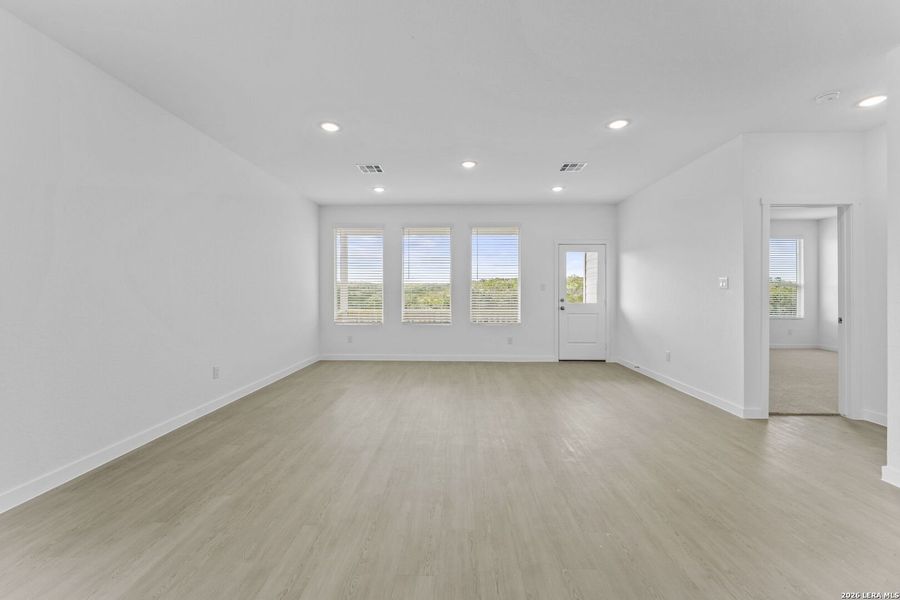 Spacious, unfurnished interior of a new home in Waterwheel, San Antonio (Image 18).