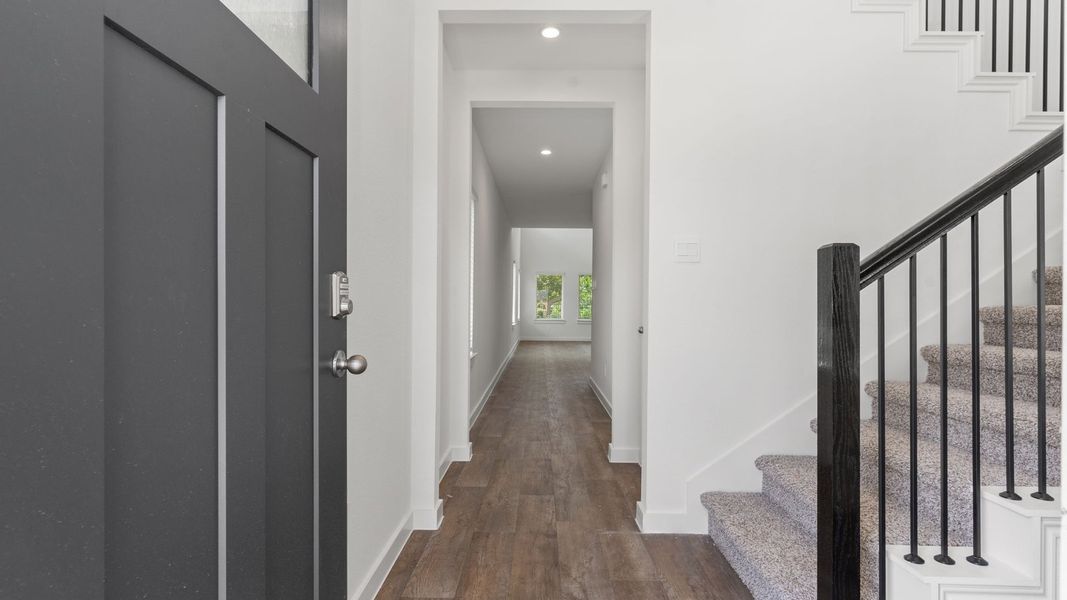 Spacious, unfurnished interior of a new home in Tamarron, Fulshear (Image 20). Spacious, unfurnished interior of a new home in Tamarron, Fulshear (Image 20).