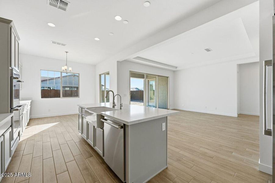 hj-az-phoenix-ellsworth-ranch-landmark-r hj-az-phoenix-ellsworth-ranch-landmark-r