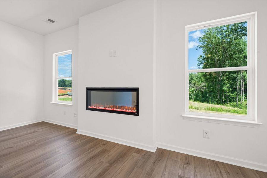 Spacious, unfurnished interior of a new home in Jackson Hills, Clarksville (Image 27).