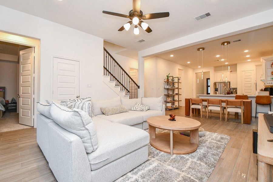 Furnished interior view inside a new home in Harvest Green 45', Richmond (Image 25). Furnished interior view inside a new home in Harvest Green 45', Richmond (Image 25).