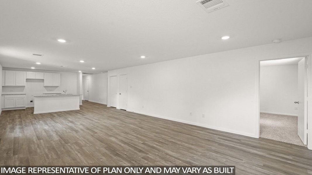 Spacious, unfurnished interior of a new home in McCrorey Trails, Conroe (Image 10).