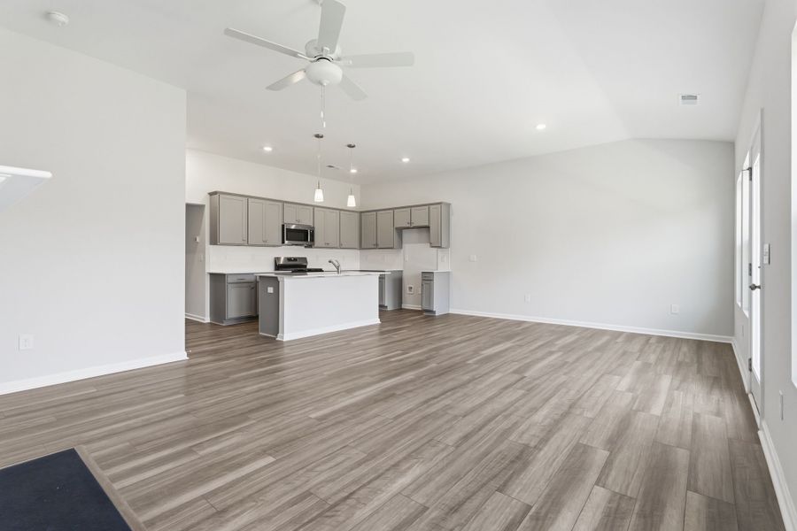 Spacious, unfurnished interior of a new home in Willowbrook, Shelby (Image 9).