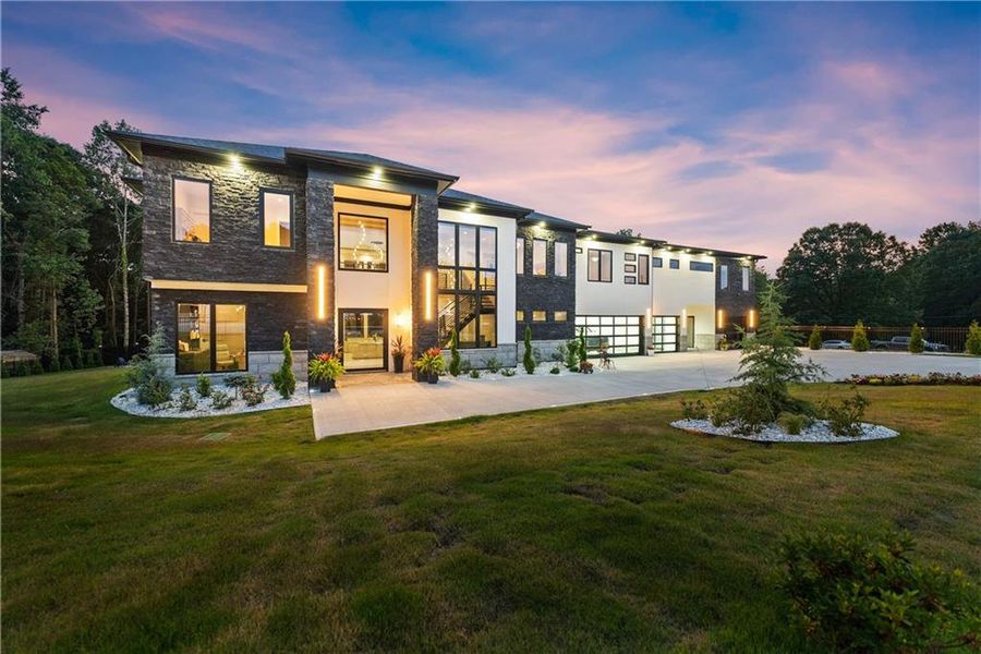 Exterior details and patio area of a home in , Lawrenceville (Image 60).