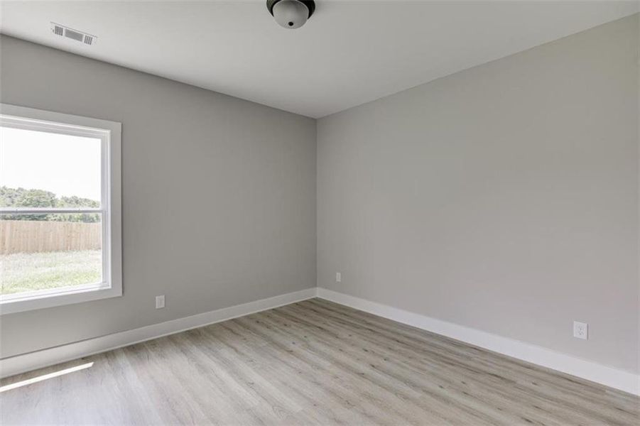 Spacious, unfurnished interior of a new home in , Hartwell (Image 26).