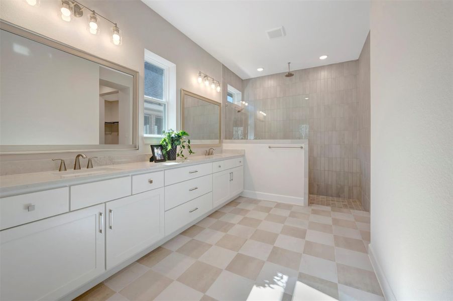 Large walk in shower with 2 shower heads!
