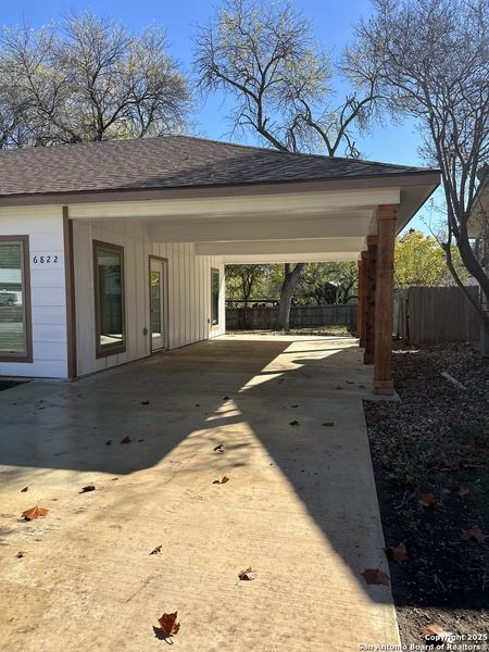Exterior details and patio area of a home in , San Antonio (Image 15).