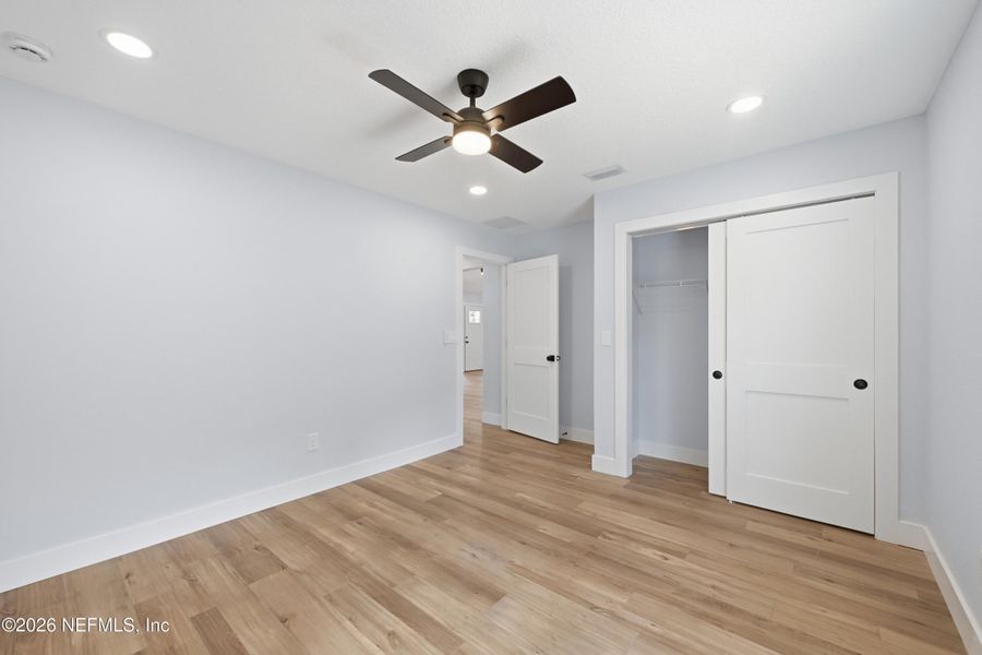 Spacious, unfurnished interior of a new home in , Palatka (Image 12).