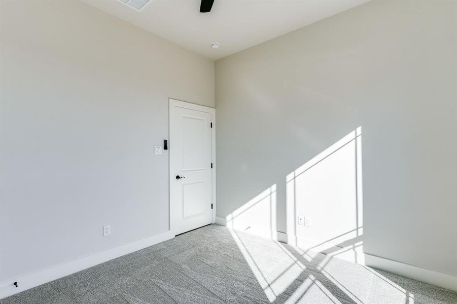 Spacious, unfurnished interior of a new home in The Ranches At Valley View, Reno (Image 18).