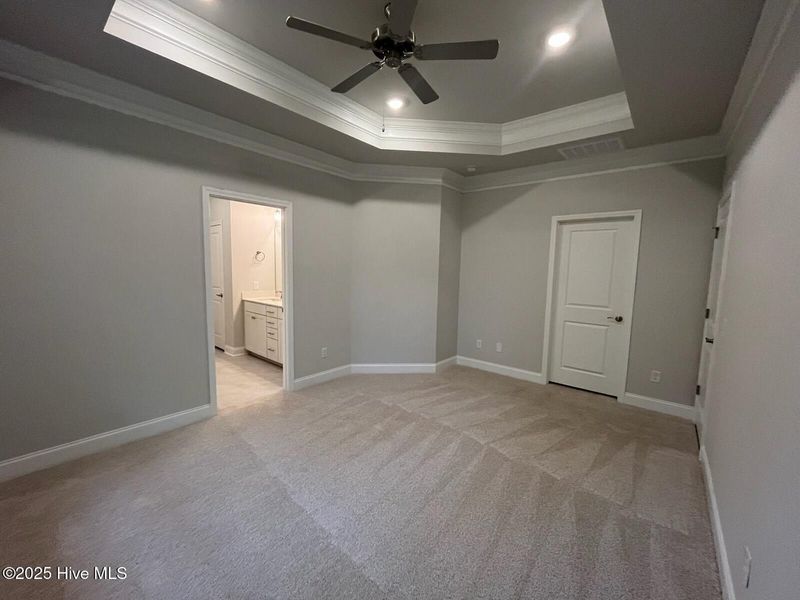 Spacious, unfurnished interior of a new home in Palmetto Creek, Bolivia (Image 20).