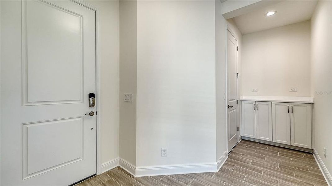 Spacious, unfurnished interior of a new home in Canoe Creek, Parrish (Image 26).