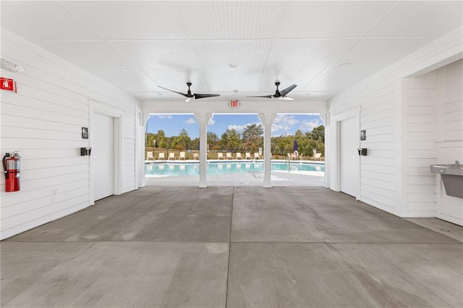 Spacious, unfurnished interior of a new home in Sherwood Square, Flowery Branch (Image 25).