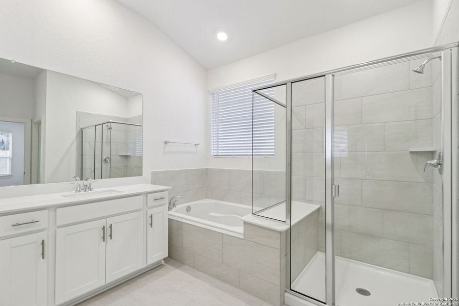 Furnished interior view inside a new home in Sagebrooke - Classic Series, San Antonio (Image 11).