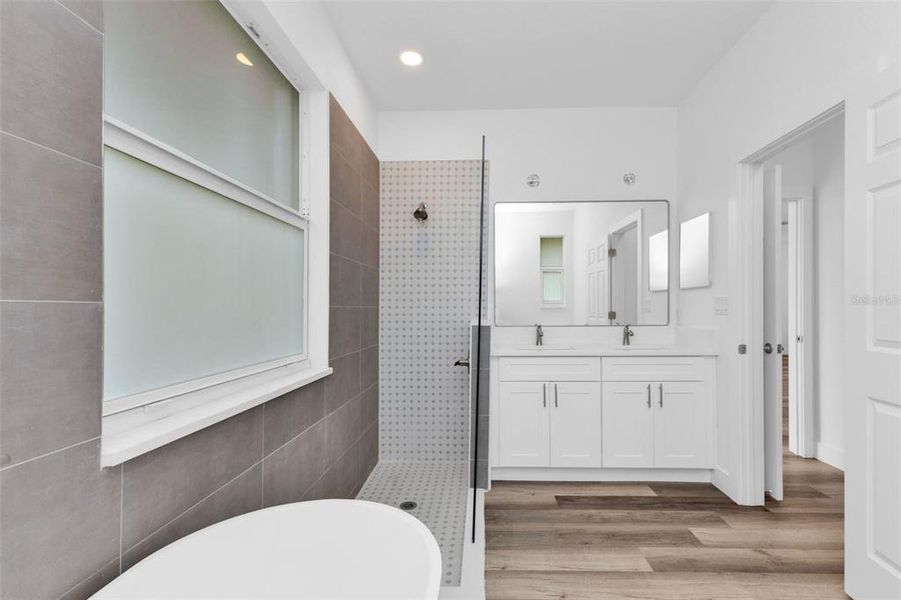 Furnished interior view inside a new home in , Punta Gorda (Image 19).