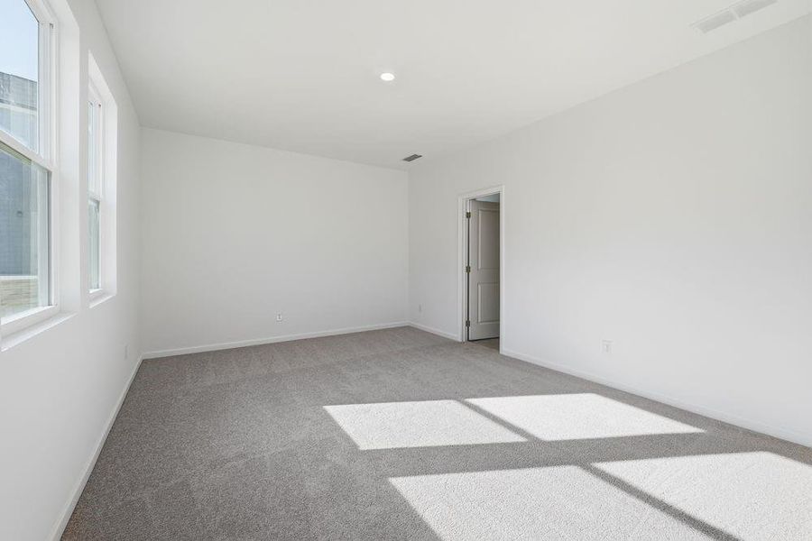 Spacious, unfurnished interior of a new home in Windance Lake, Loganville (Image 28).