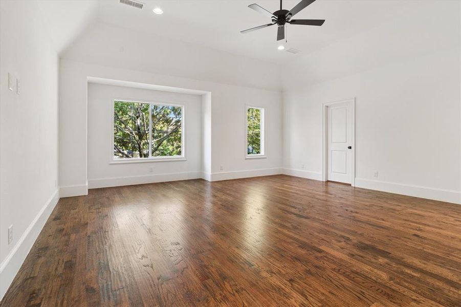 Spacious, unfurnished interior of a new home in , Dallas (Image 21).