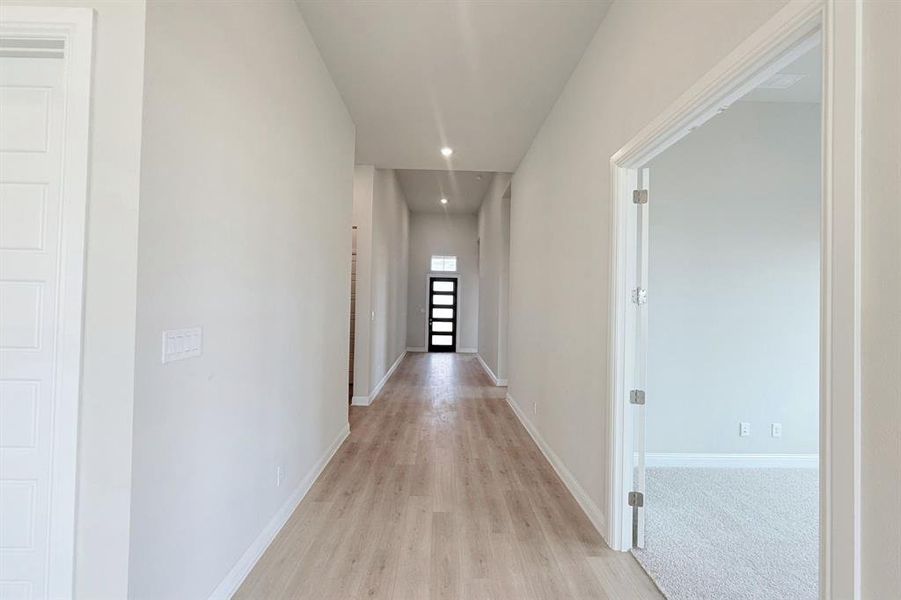 Spacious, unfurnished interior of a new home in Polo Ridge, Mesquite (Image 12).