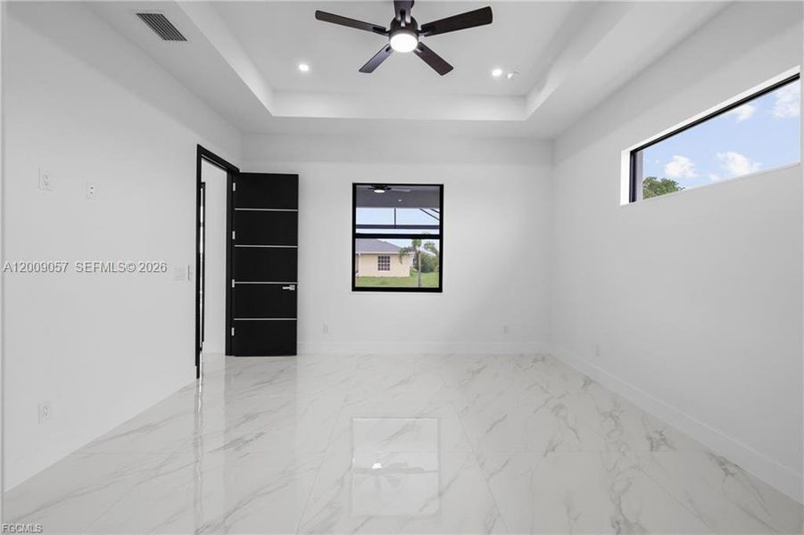 Spacious, unfurnished interior of a new home in , Cape Coral (Image 40).