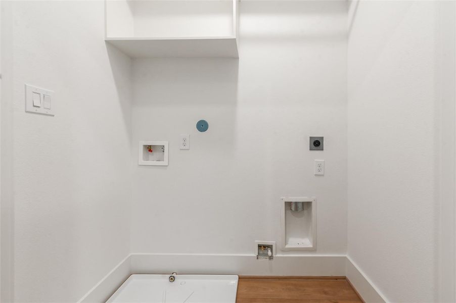 Spacious, unfurnished interior of a new home in , Houston (Image 27).