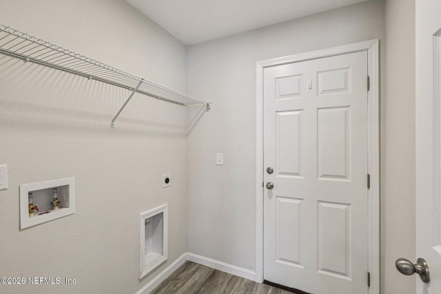 Spacious, unfurnished interior of a new home in , Jacksonville (Image 20).