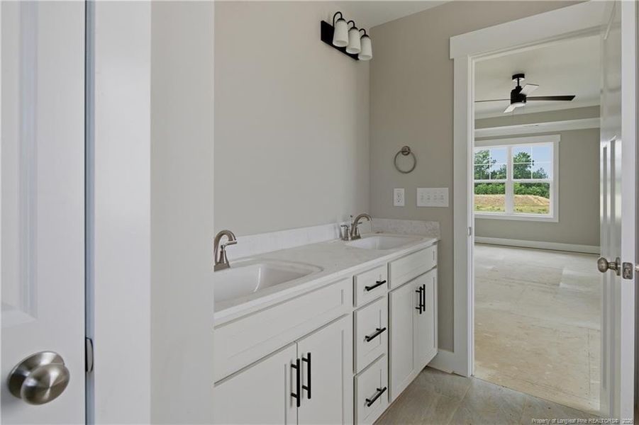 Photo 34