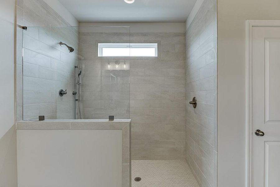 Furnished interior view inside a new home in , Jefferson (Image 18).