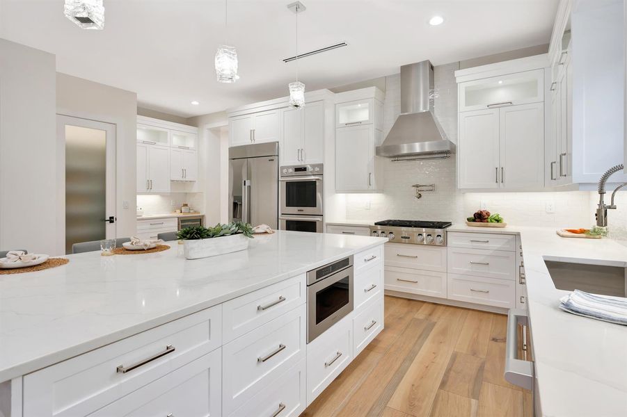 KITCHEN KITCHEN
