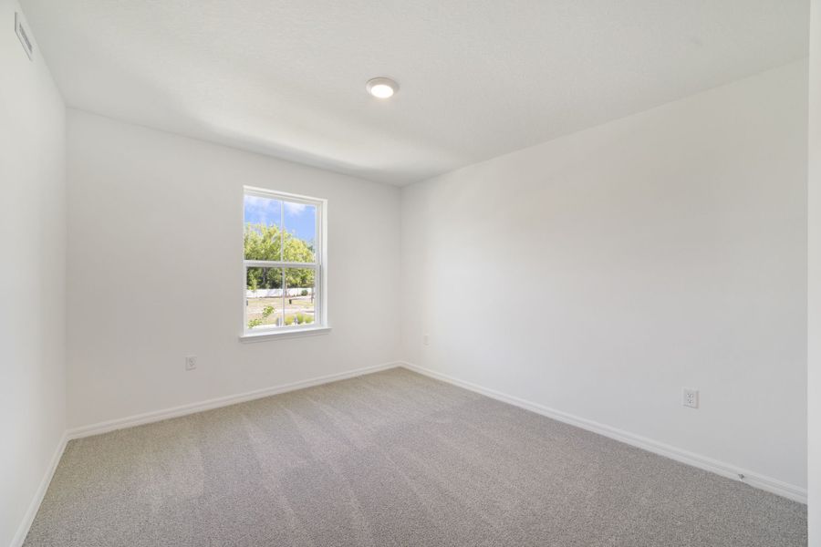 Spacious, unfurnished interior of a new home in Aulin Square, Oviedo (Image 25).