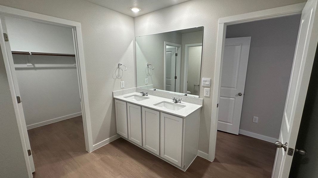 Furnished interior view inside a new home in Rancho Vista, Corpus Christi (Image 8).