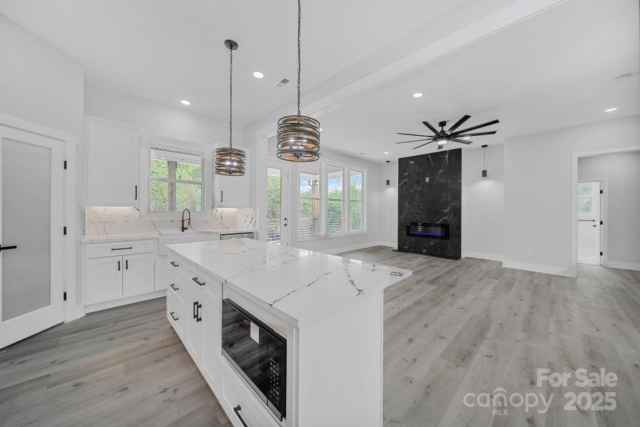 Furnished interior view inside a new home in , Kannapolis (Image 10).
