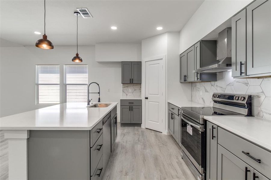 Furnished interior view inside a new home in , Dallas (Image 10).