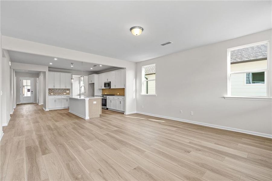 Spacious, unfurnished interior of a new home in Kelly Preserve, Loganville (Image 21).