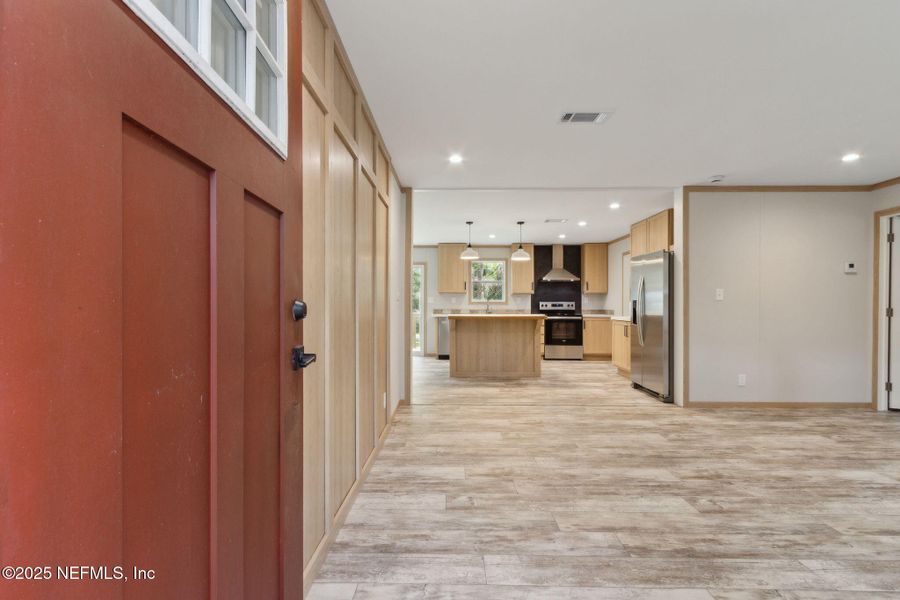 Spacious, unfurnished interior of a new home in , Yulee (Image 30).