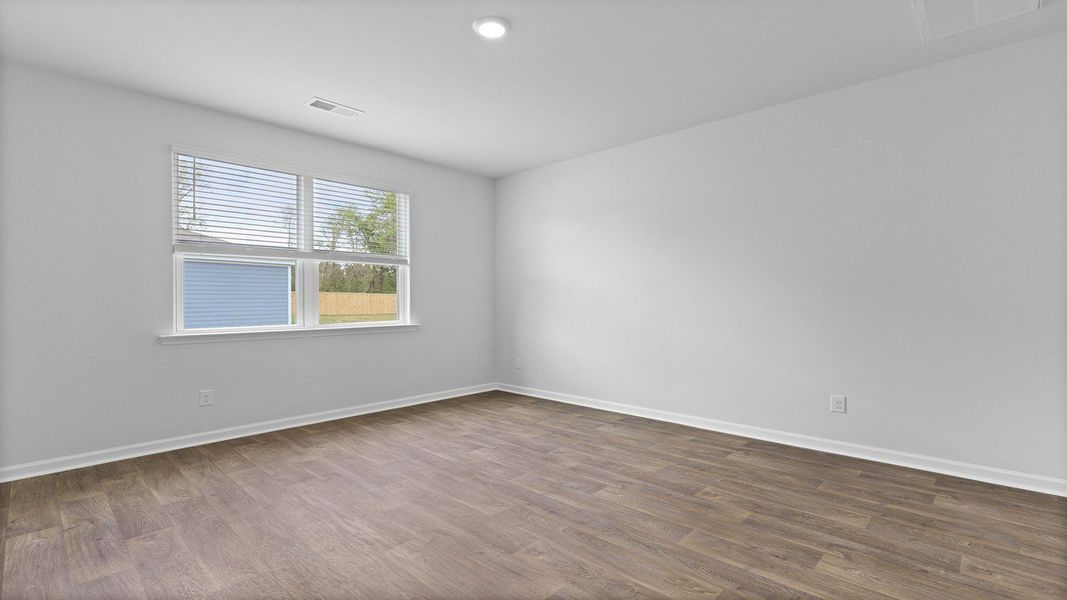 Spacious, unfurnished interior of a new home in Lakeview at Kitfield, Moncks Corner (Image 27).