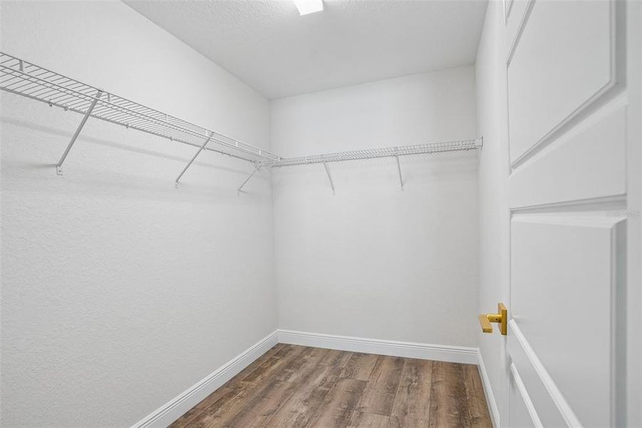 Spacious, unfurnished interior of a new home in , Citrus Springs (Image 38).