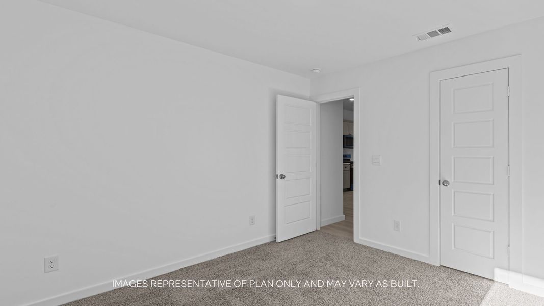 Spacious, unfurnished interior of a new home in Allen Farms, Lubbock (Image 15).
