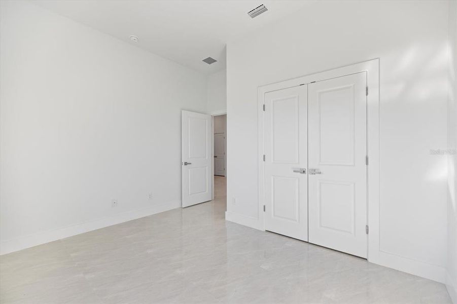 Spacious, unfurnished interior of a new home in , Rotonda West (Image 29).