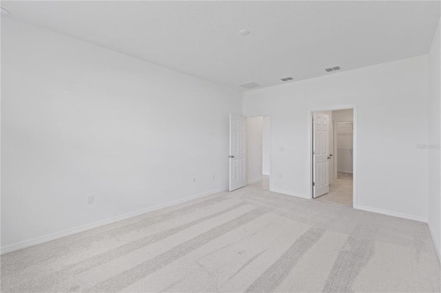 Spacious, unfurnished interior of a new home in Cypress Park Estates, Haines City (Image 15).