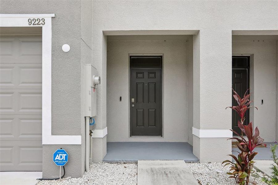 Exterior details and patio area of a home in Easthaven, Tampa (Image 2). Exterior details and patio area of a home in Easthaven, Tampa (Image 2).