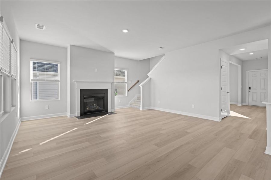 Spacious, unfurnished interior of a new home in Brayfield Manor - Signature Collection, Wellford (Image 17).