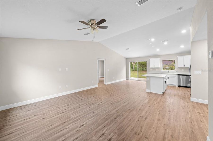 Spacious, unfurnished interior of a new home in , Ocala (Image 34).