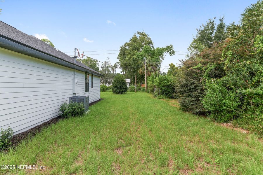 Front exterior of a new home in , Gainesville, FL, highlighting curb appeal (Image 21).