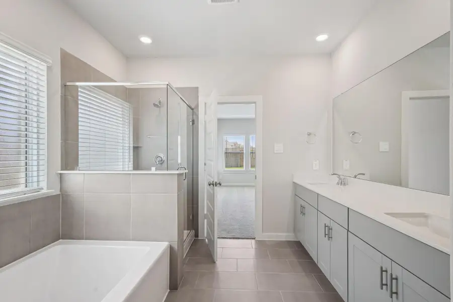 Furnished interior view inside a new home in Kingdom Heights, Rosenberg (Image 5).