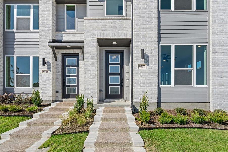 Exterior details and patio area of a home in Talia, Mesquite (Image 3).